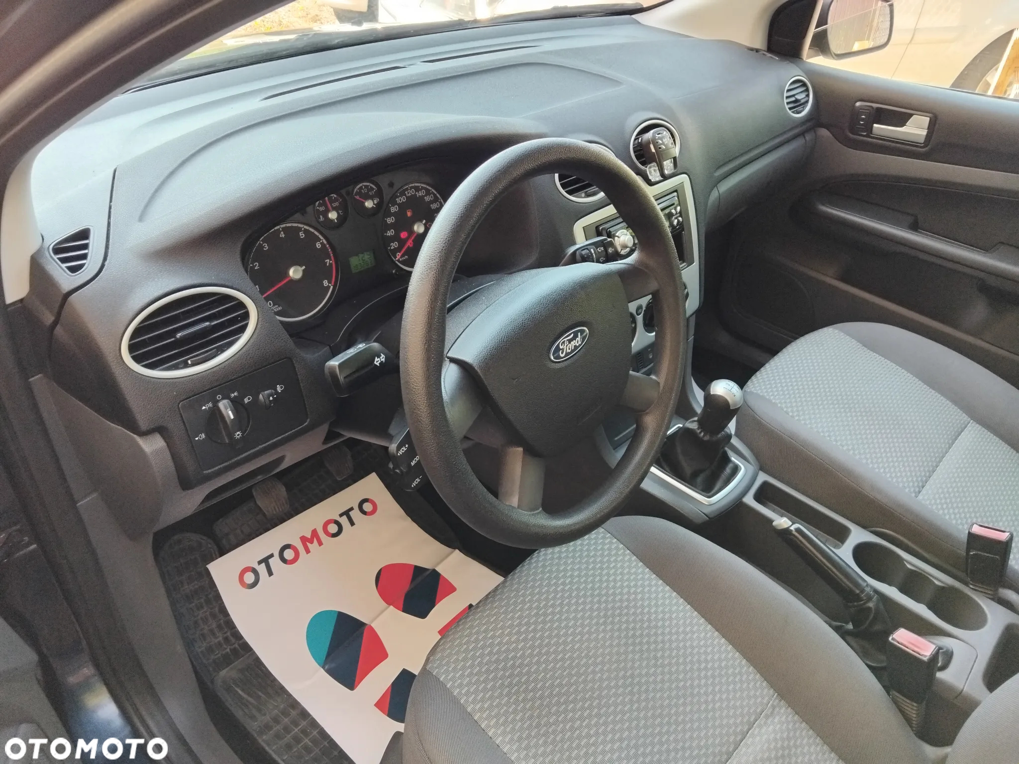 Ford Focus Turnier 2.0 16V Style - 8