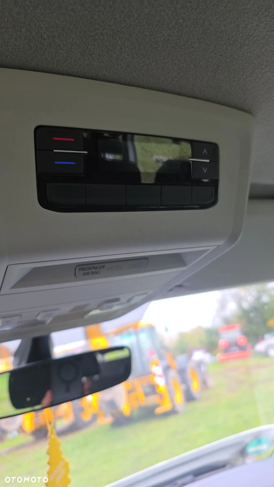 Volkswagen Multivan - 6
