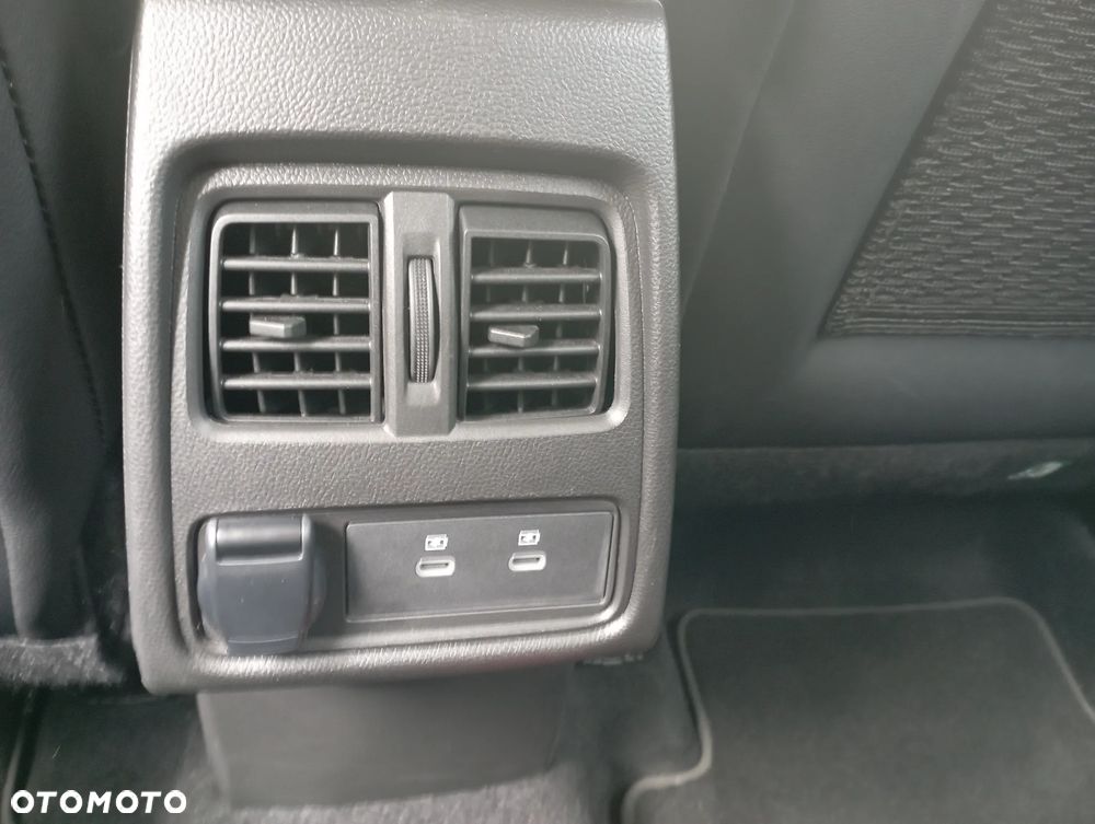 Mitsubishi ASX - 9