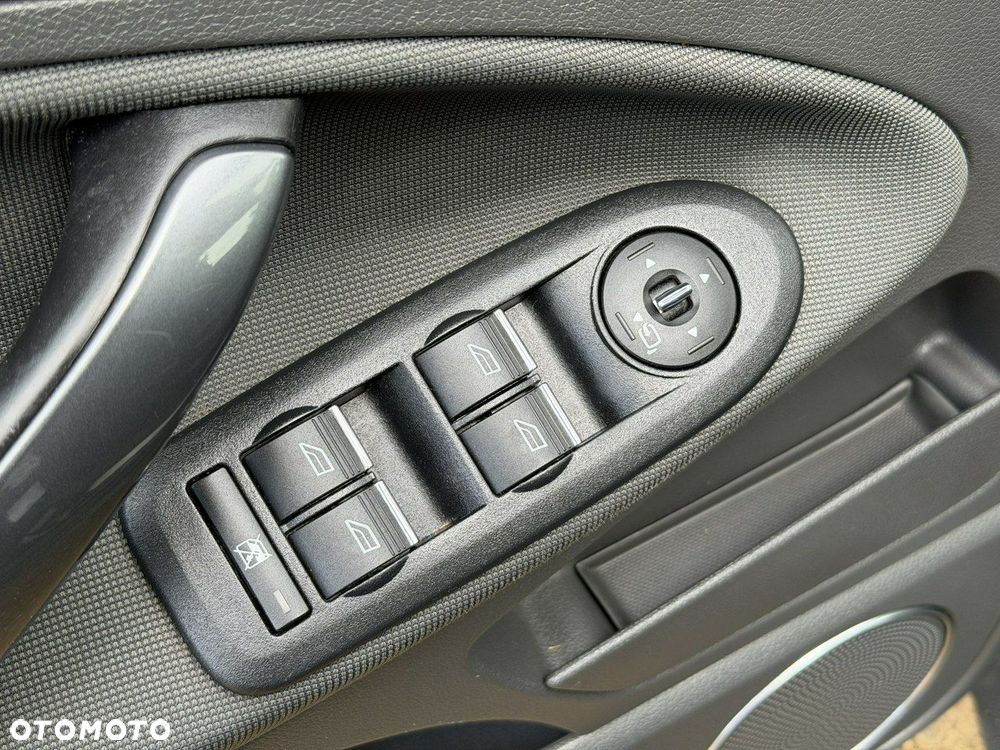 Ford Kuga - 13
