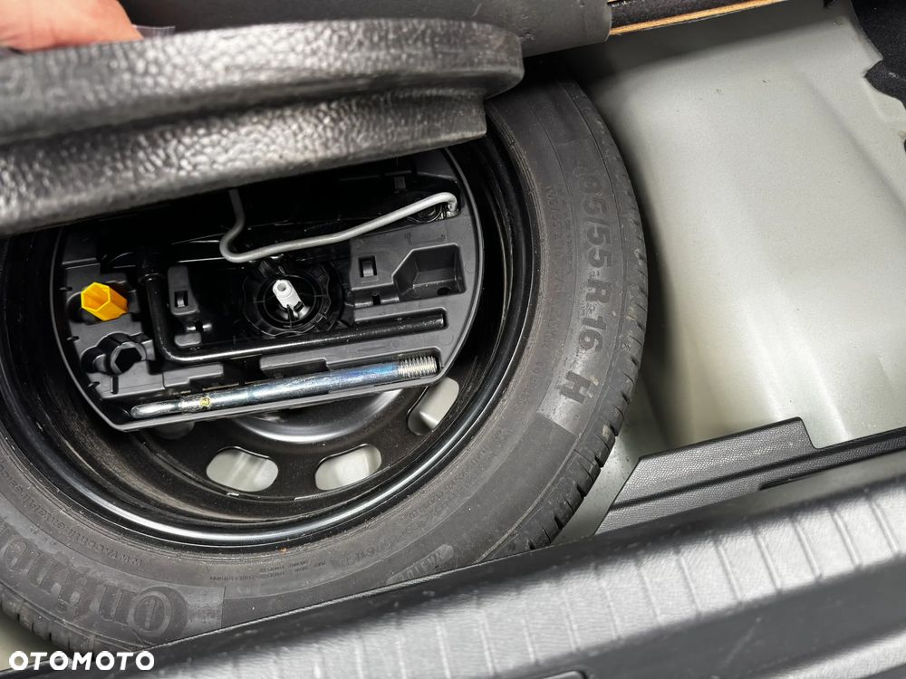 Peugeot 208 PureTech 100 Allure - 18