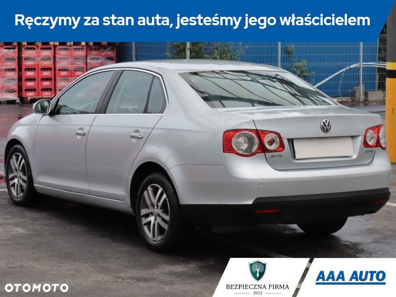 Volkswagen Jetta - 6