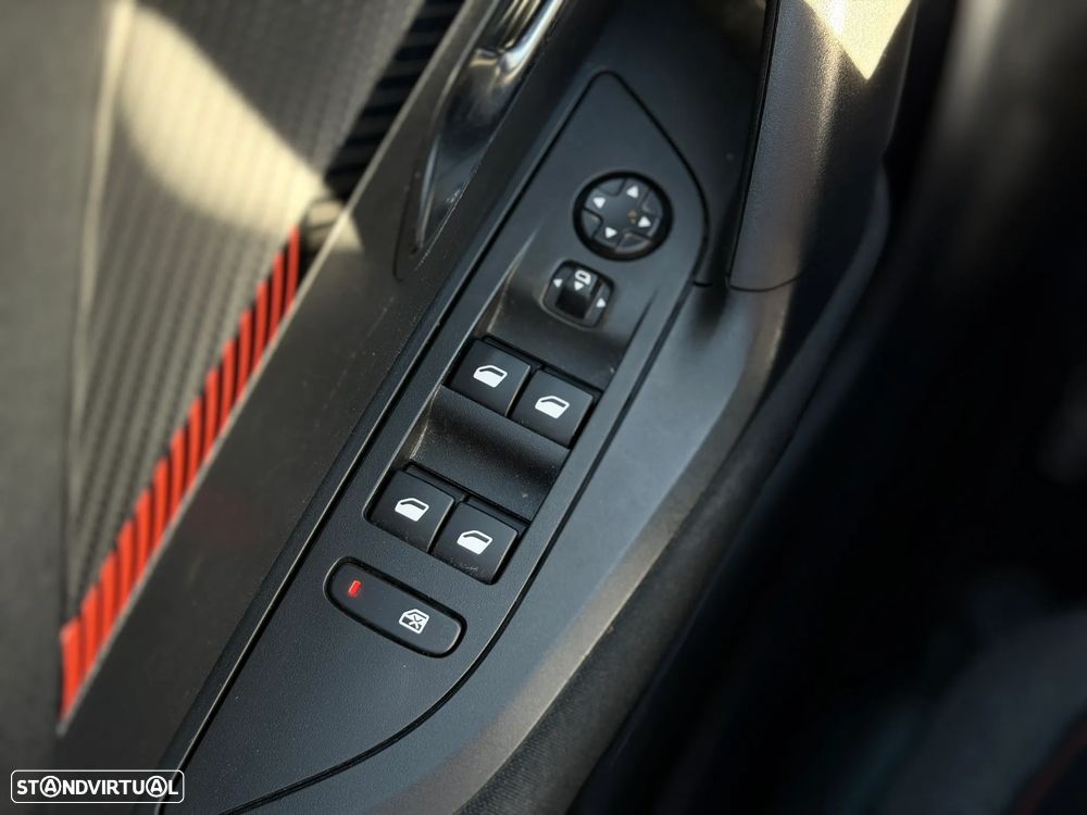 Peugeot 2008 PureTech 130 Active Pack - 14