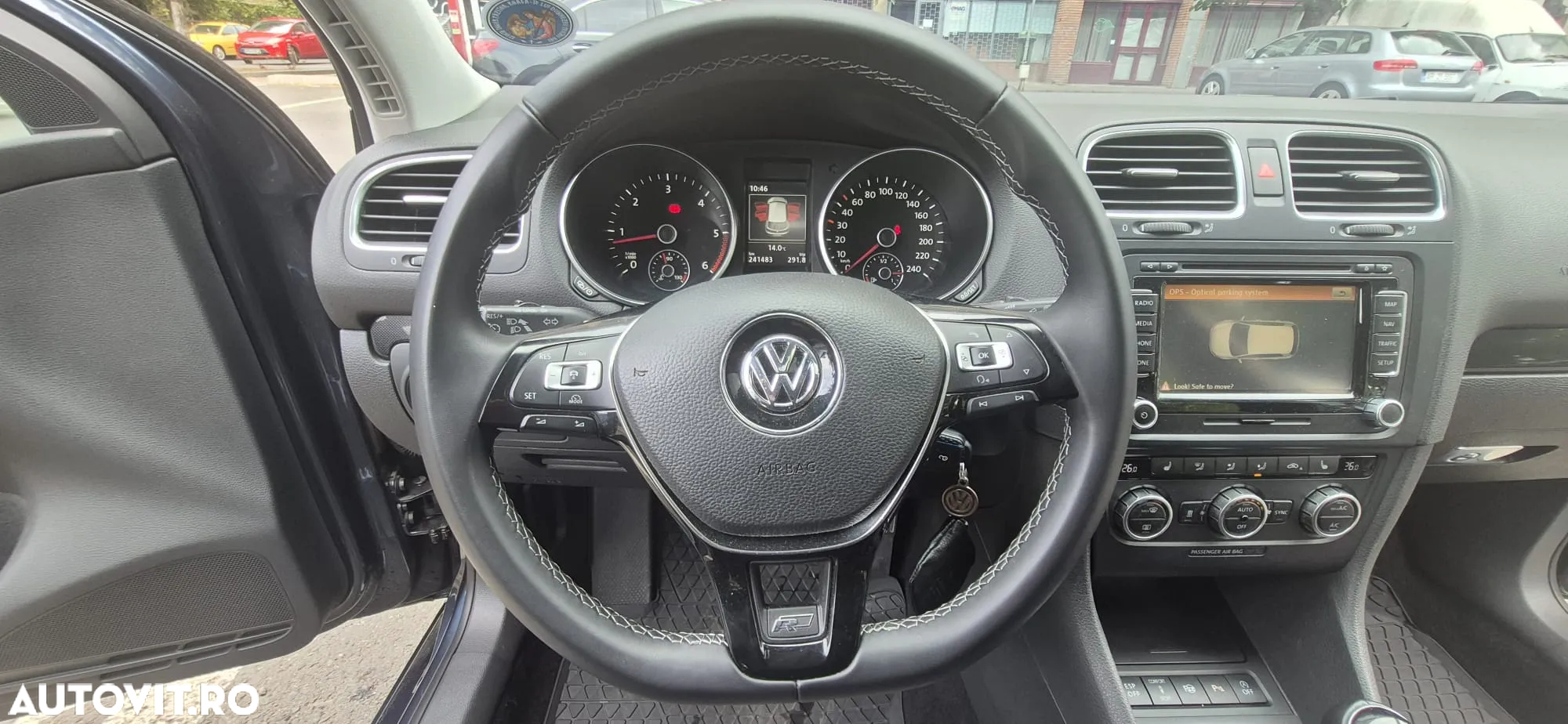 Volkswagen Golf - 11