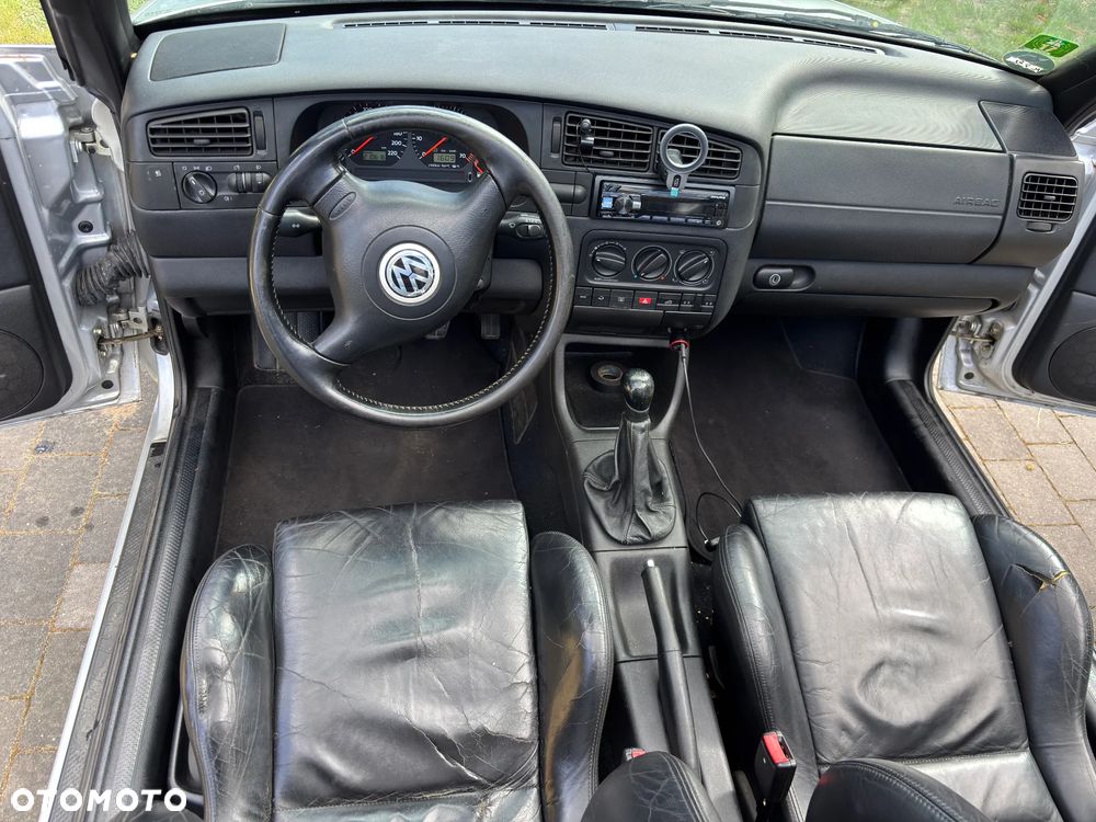 Volkswagen Golf Cabrio 2.0 - 12