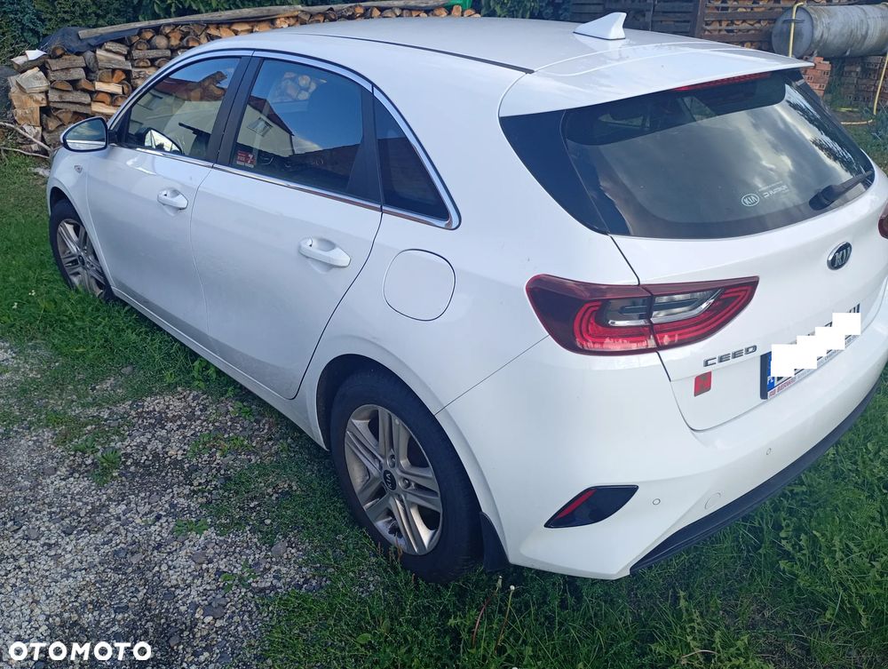 Kia Ceed - 10