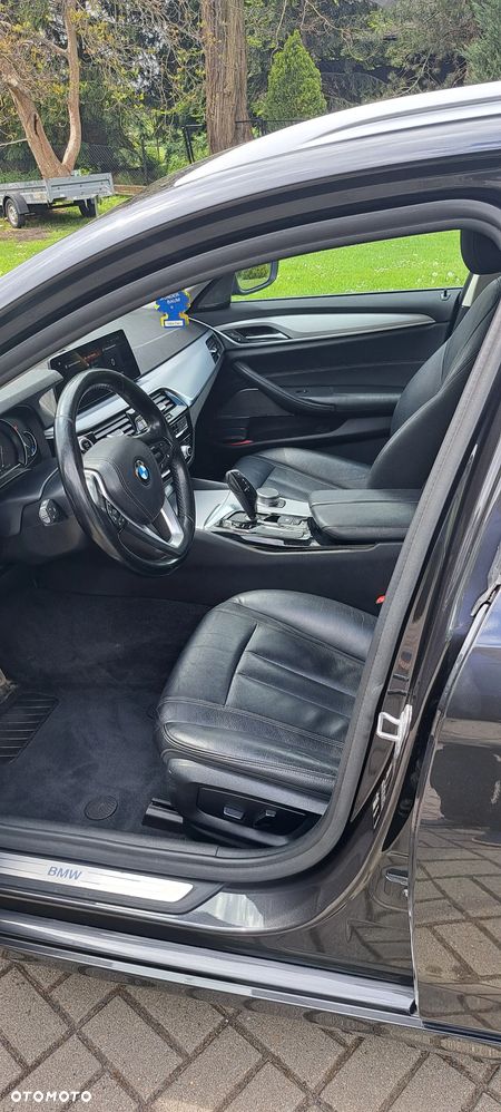 BMW Seria 5 520d Luxury Line - 11