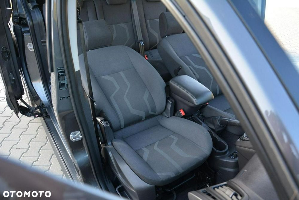 Ford Tourneo Connect Grand - 17