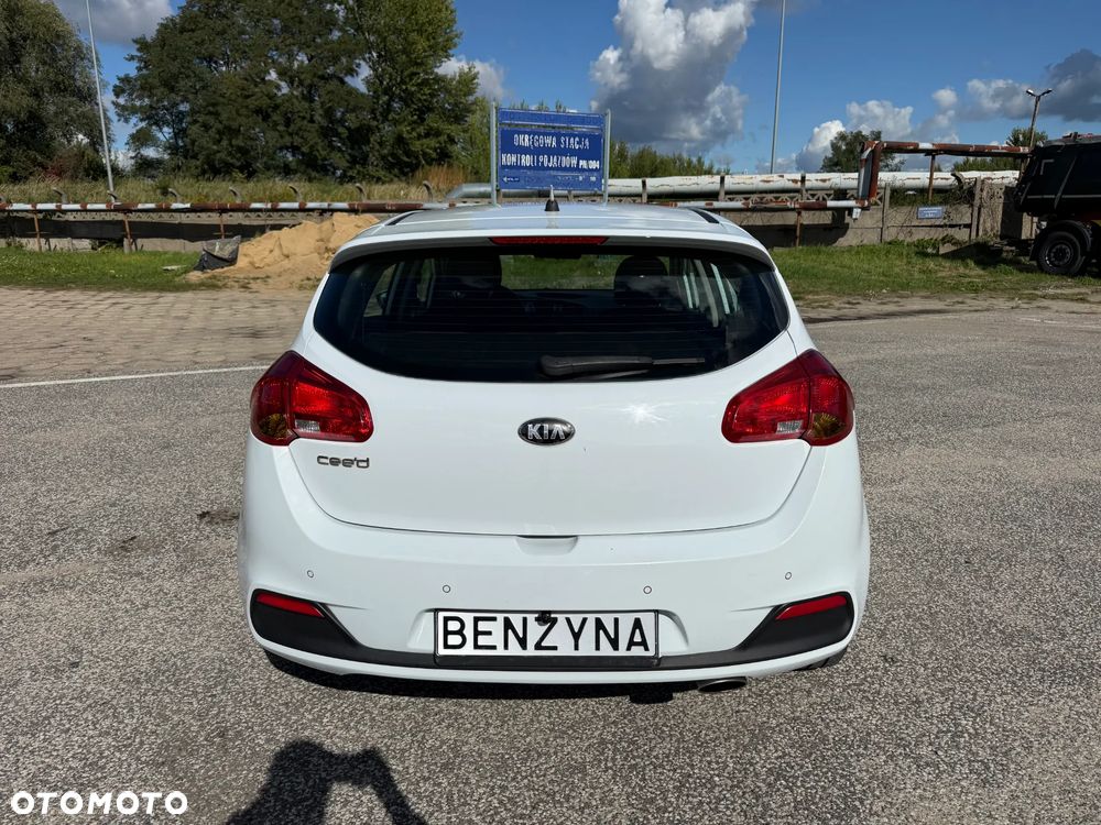 Kia Ceed 1.4 CVVT Dream-Team Edition - 34