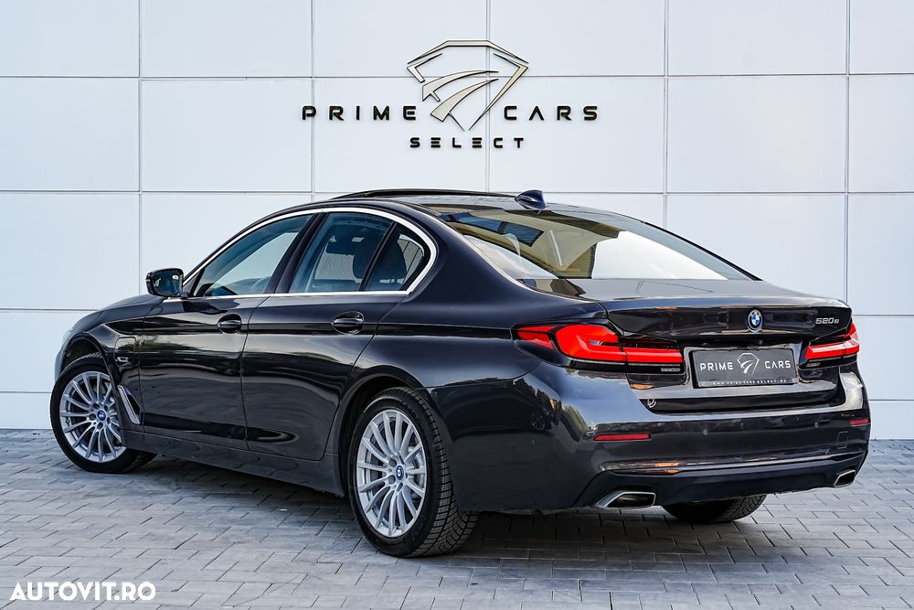 BMW Seria 5 520e Aut. - 9