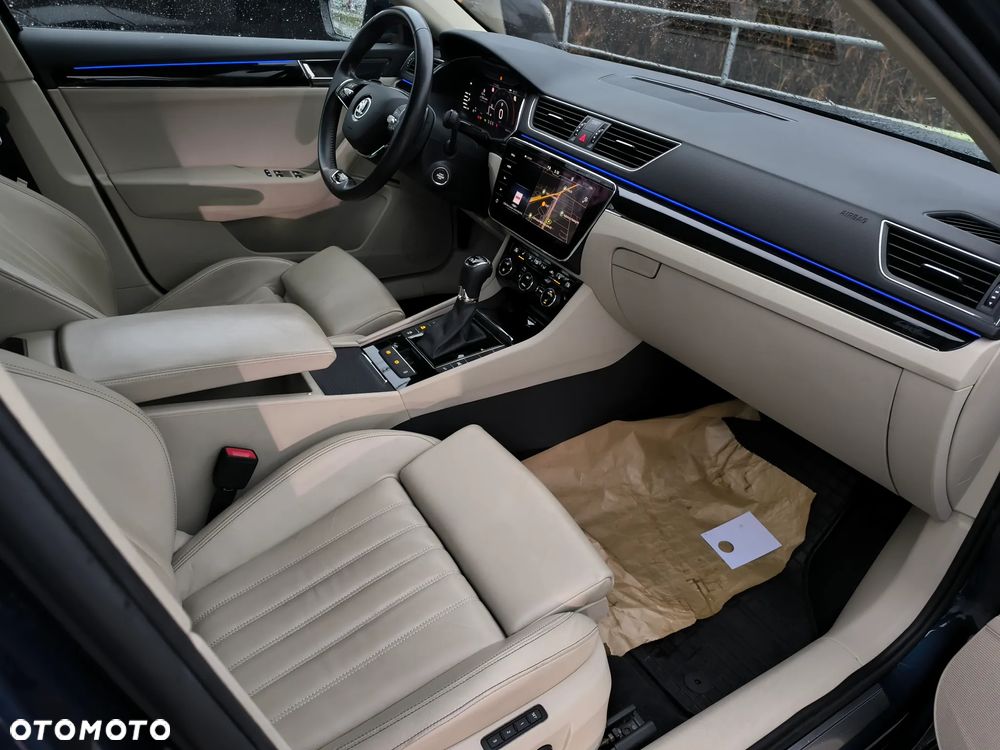 Skoda Superb 2.0 TDI SCR 4x4 L&K DSG - 11