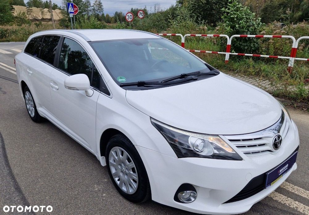 Toyota Avensis Combi 1.8 Business Edition - 11