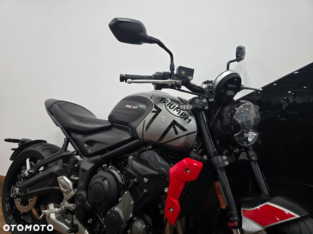 Triumph Trident - 35