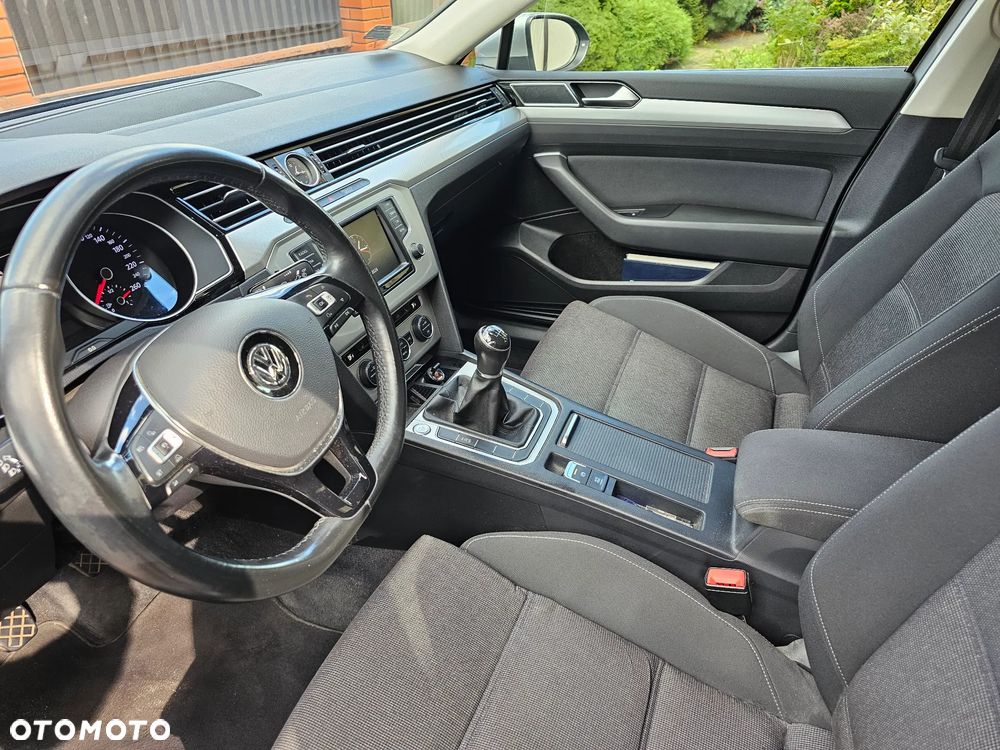Volkswagen Passat 2.0 TDI BMT Comfortline - 13