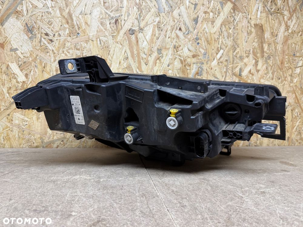 LAMPA LEWA FULL LED VOLVO ID3 10B941005A - 10