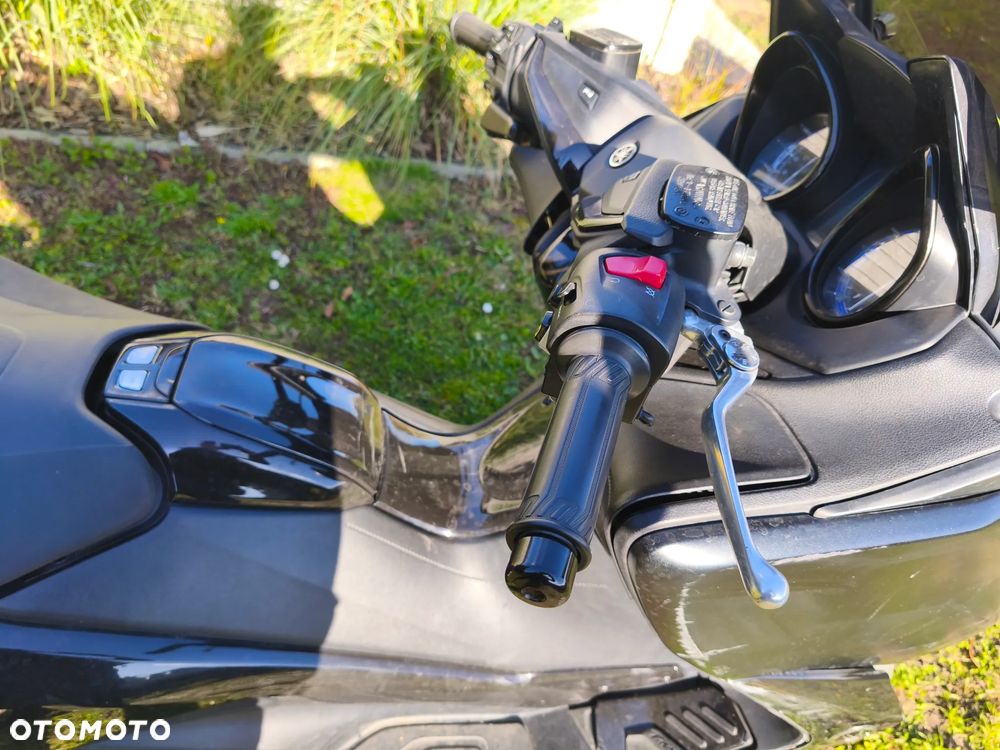 Yamaha Tmax - 16