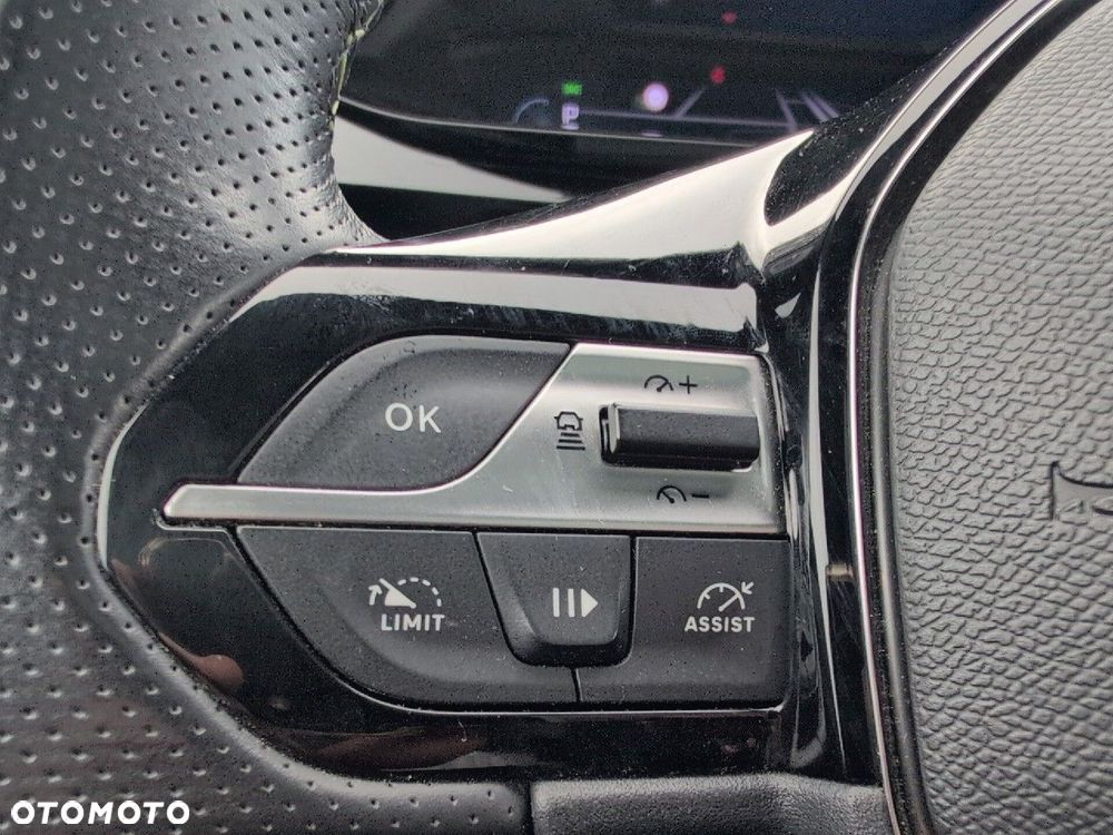 Peugeot 408 1.6 Plug-In Hybrid 225 GT EAT8 - 17