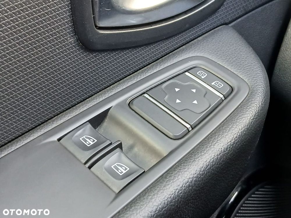 Renault Clio 1.2 16V Alize - 27