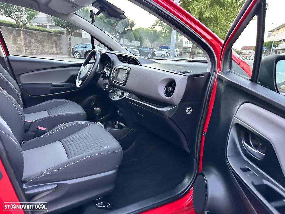 Toyota Yaris 1.5 HSD Active - 40