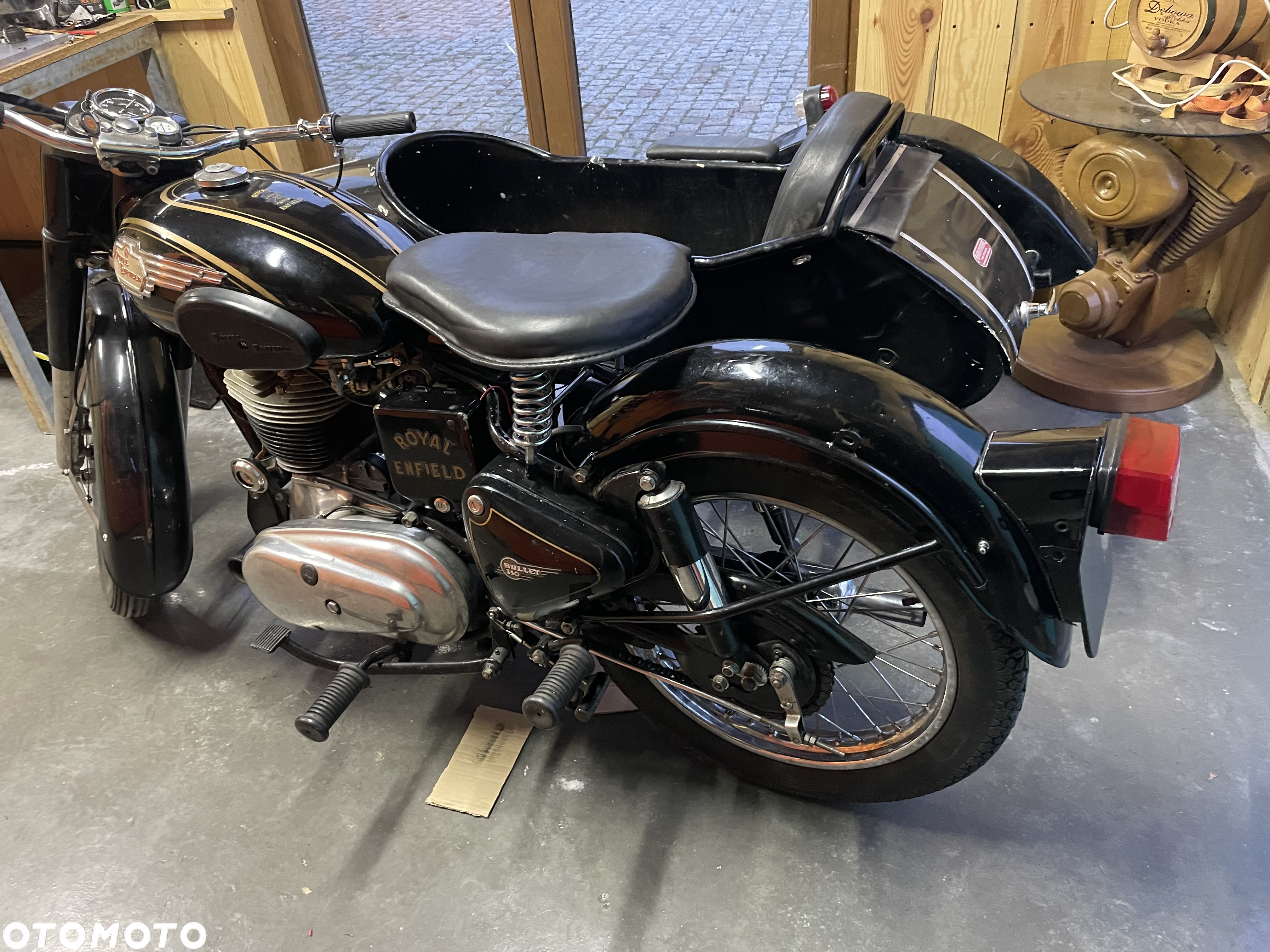 Royal Enfield Classic - 3
