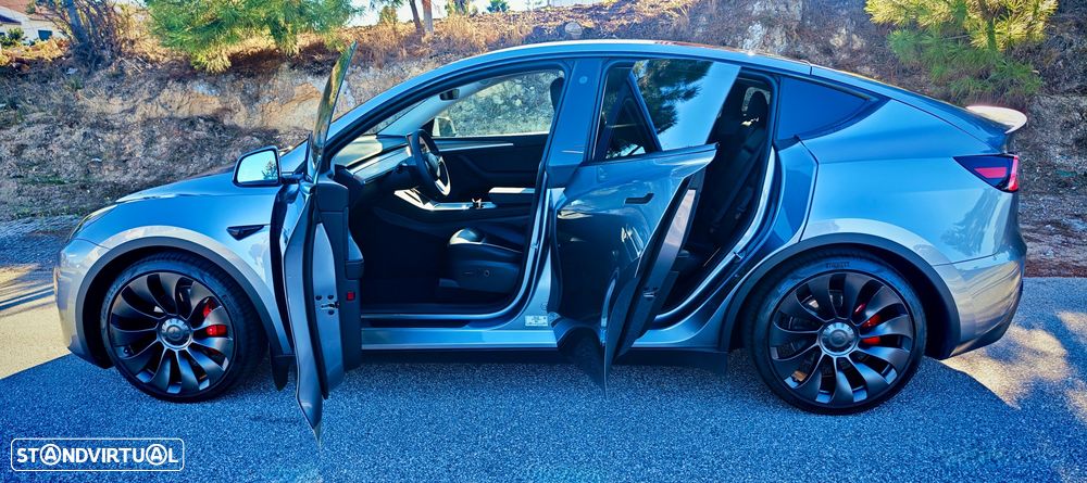Tesla Model Y Performance Tração Integral - 16