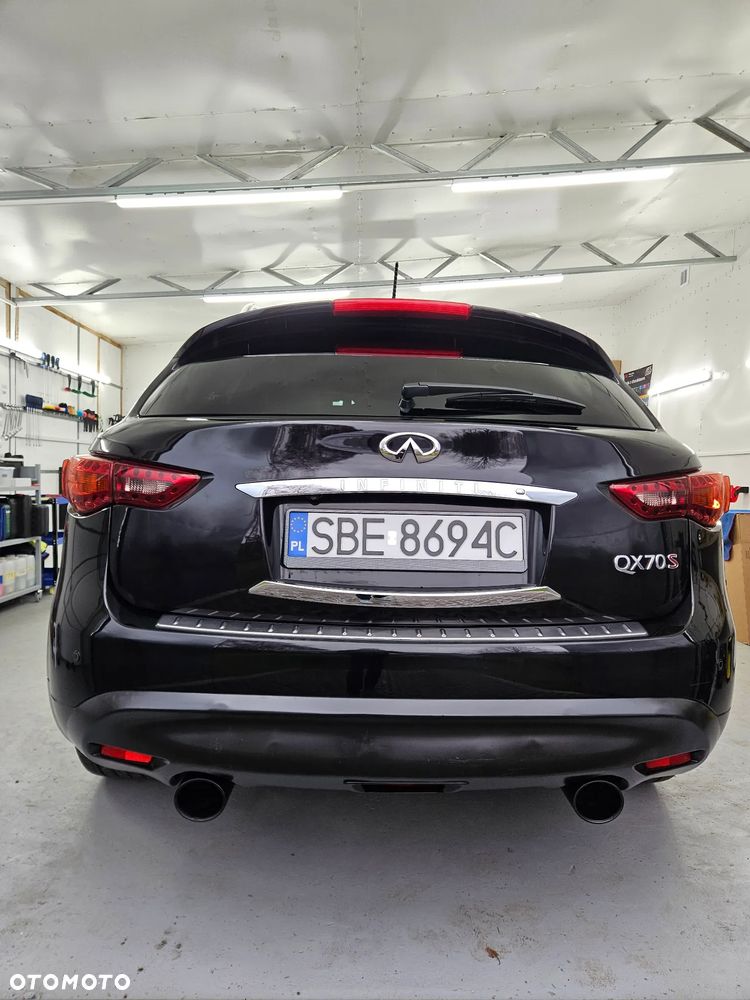 Infiniti QX70 - 7