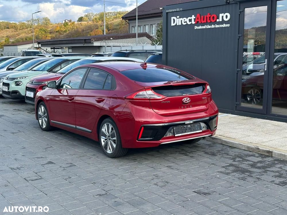 Hyundai IONIQ - 13