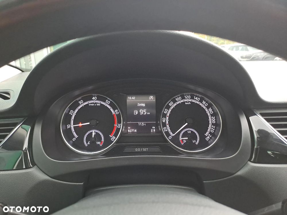 Skoda RAPID 1.0 TSI Ambition - 23