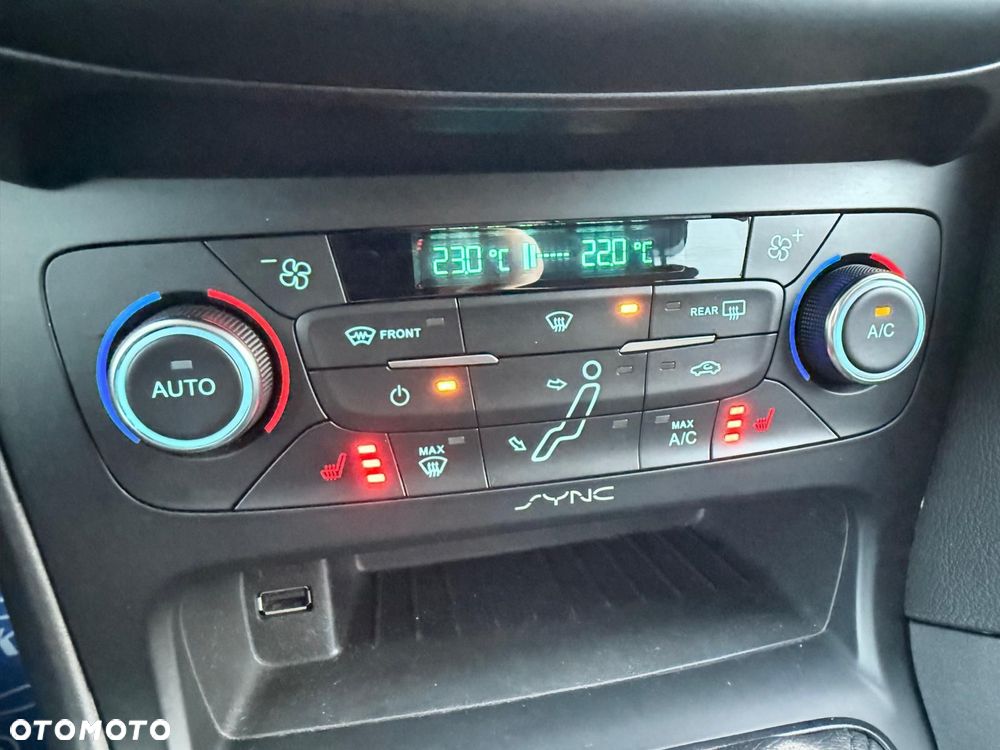 Ford Focus SW 1.0 EcoBoost S&S COOL&CONNECT - 27