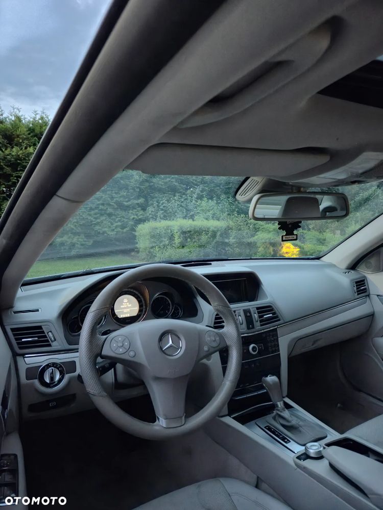 Mercedes-Benz Klasa E 350 CGI BlueEffICIENCY - 24