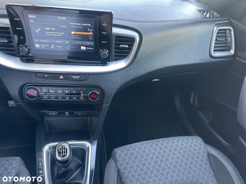 Kia Ceed 1.6 CRDi mHEV M - 11