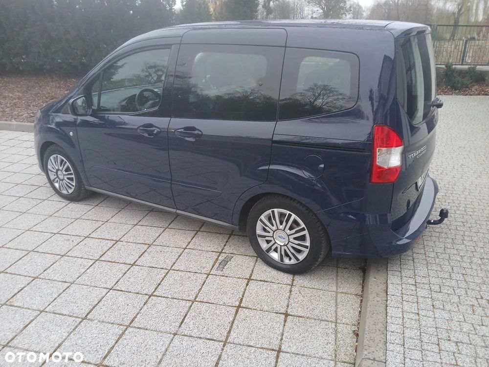 Ford Tourneo Courier - 11