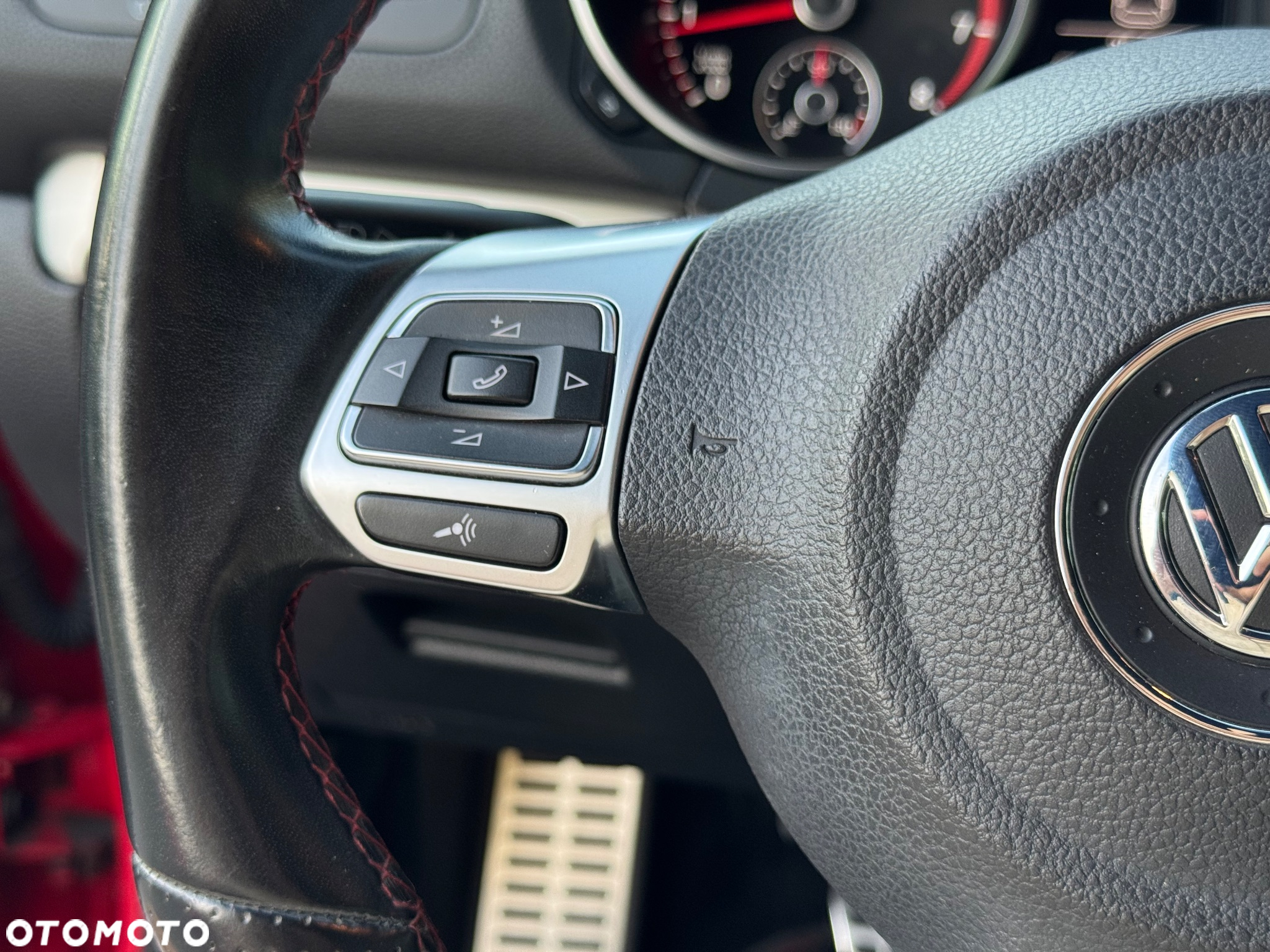 Volkswagen Golf 2.0 GTI adidas - 19
