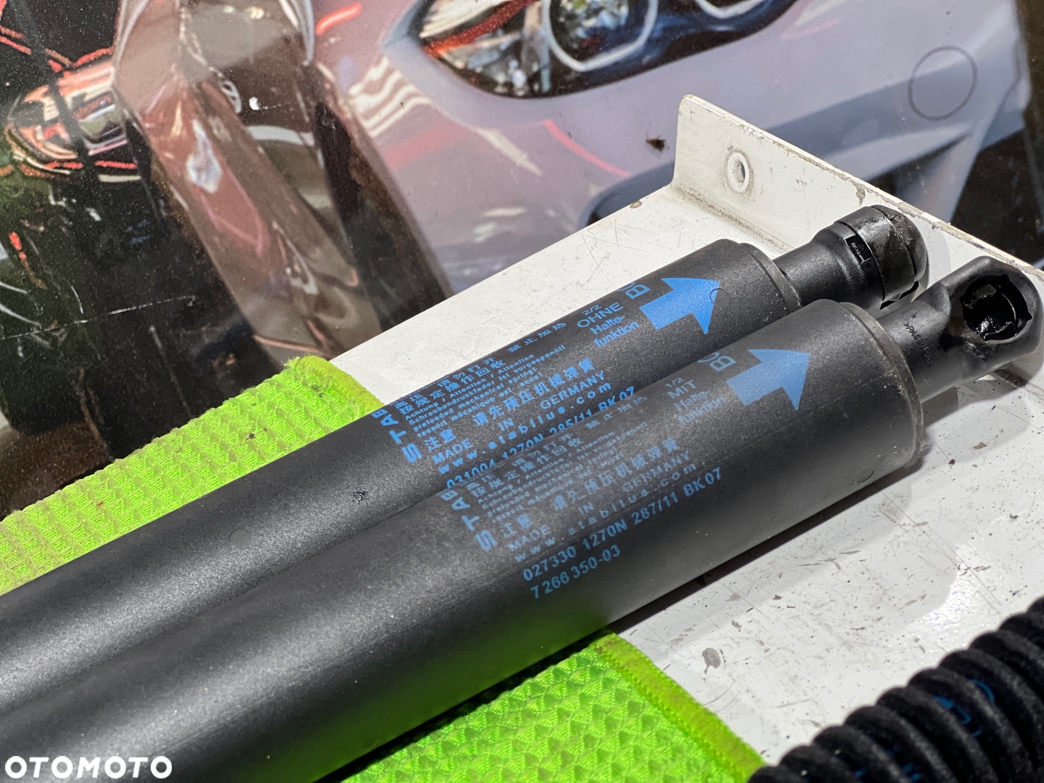 BMW 5 F11  SIŁOWNIK  KLAPY BAGAŻNIKA KOMPLET  7207011  7266350 7210557 - 6