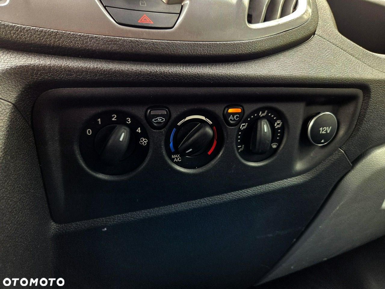 Ford Transit - 17