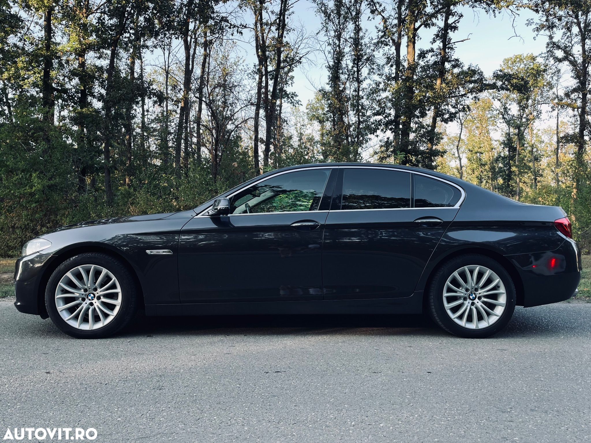 BMW Seria 5 520d xDrive Touring Aut. Luxury Line - 1