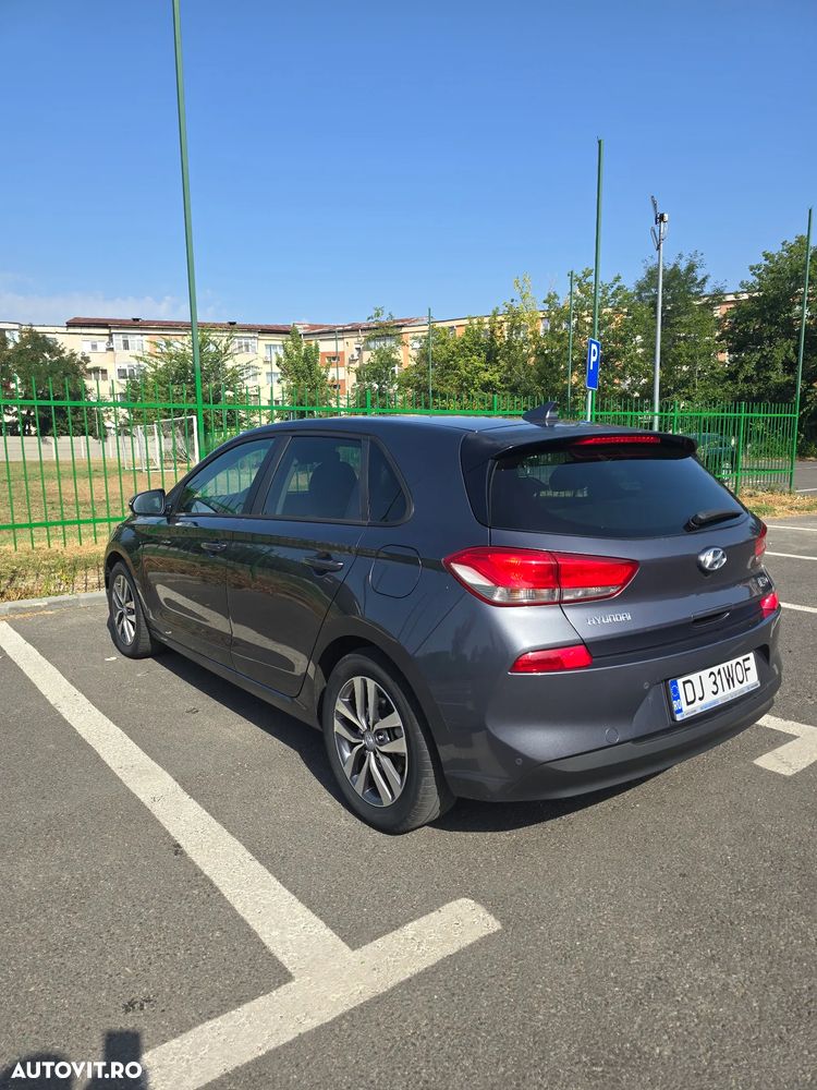 Hyundai i30 1.4 100CP 5DR M/T Highway+ - 3