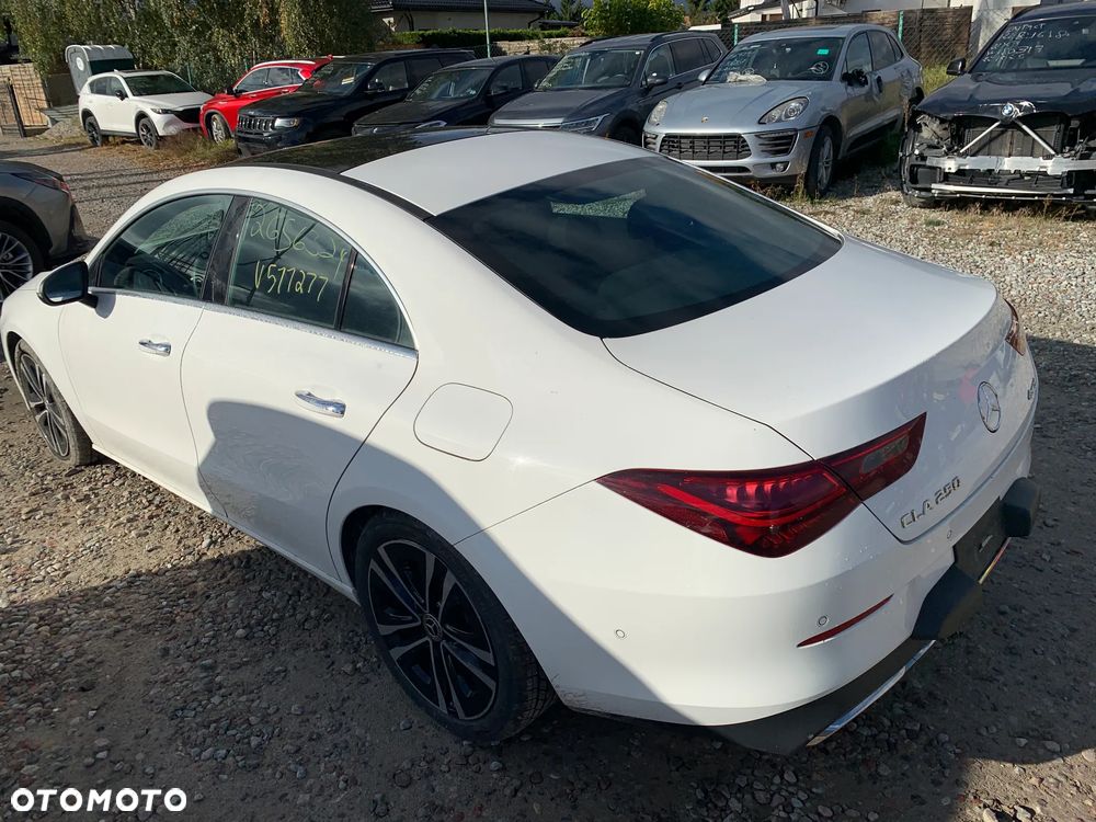 Mercedes-Benz CLA 250 4Matic 8G-DCT Edition Progressive Line - 9
