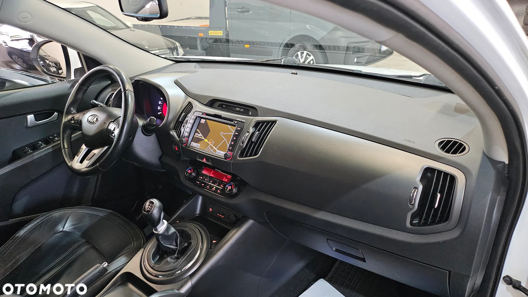Kia Sportage 2,0 CRDI AWD Vision - 32
