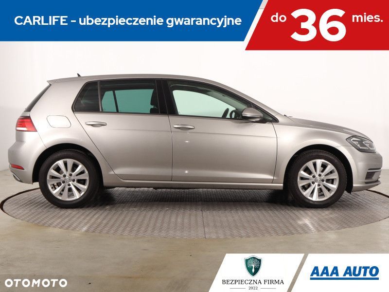 Volkswagen Golf - 8