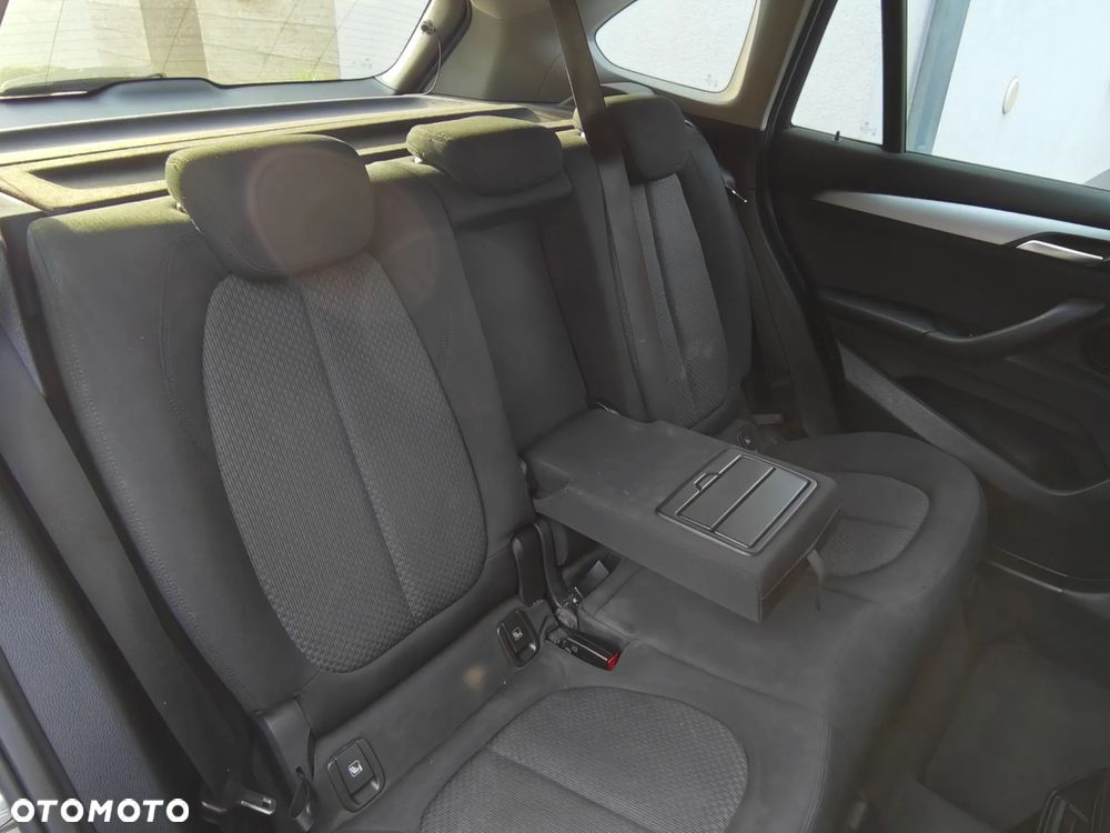 BMW X1 sDrive16d - 27