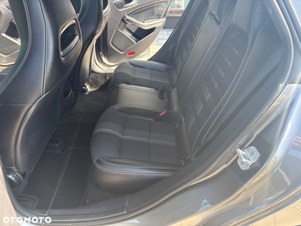 Mercedes-Benz CLA 180 SCORE - 19