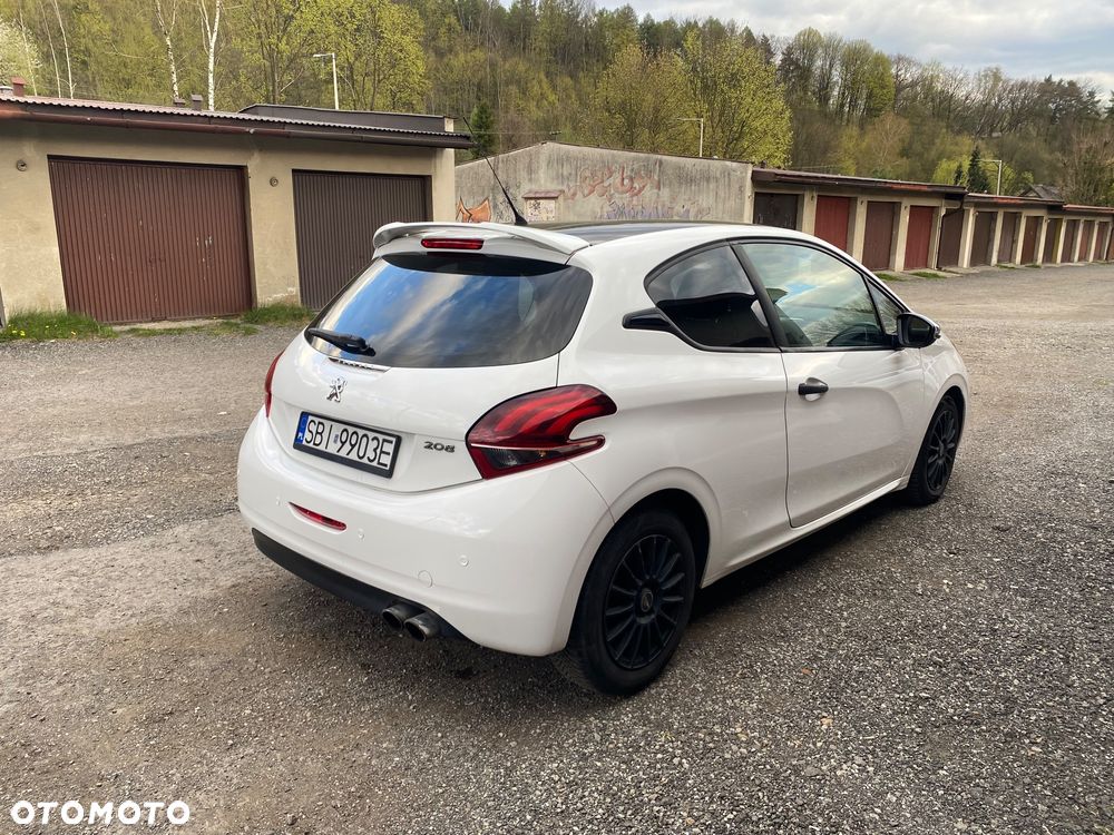Peugeot 208 - 2