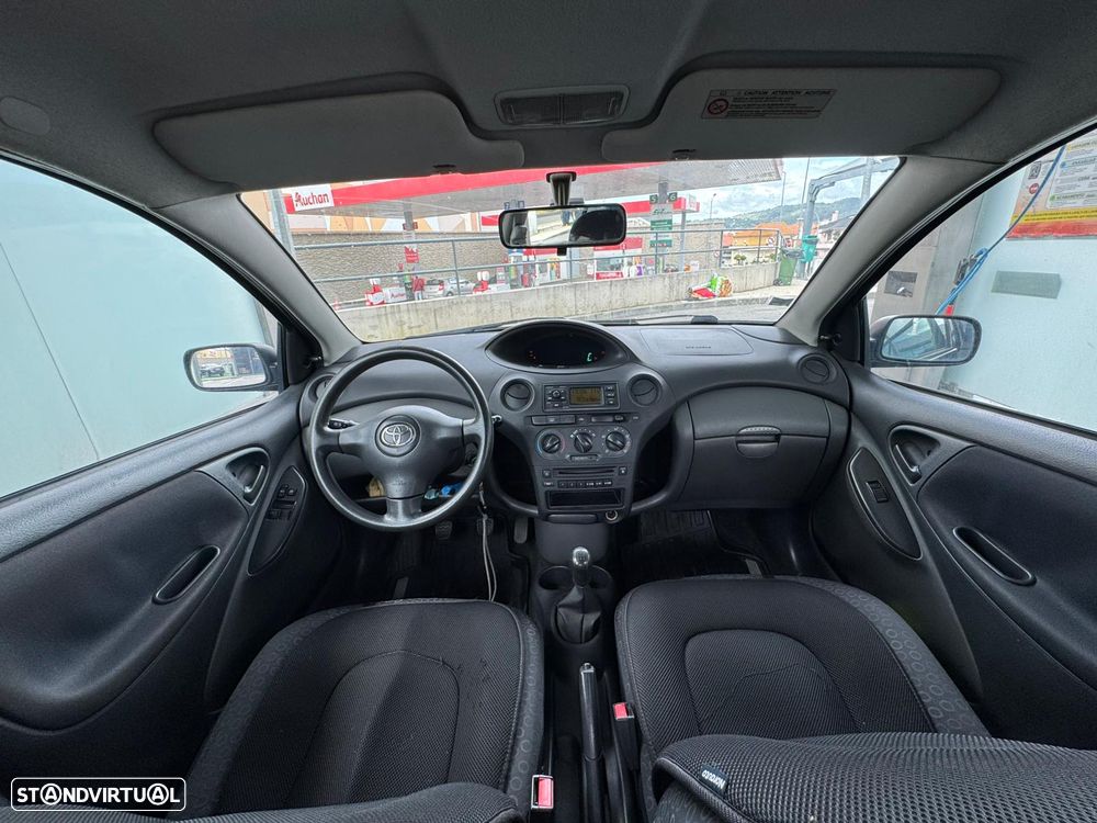 Toyota Yaris 1.0 Sol - 13
