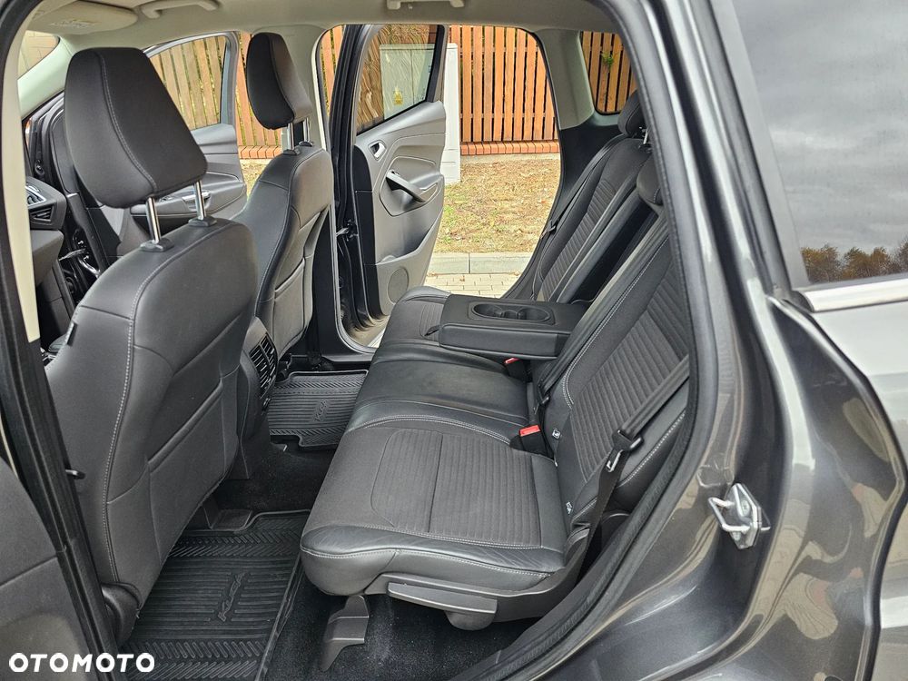 Ford Kuga 2.0 TDCi FWD Titanium Plus - 13