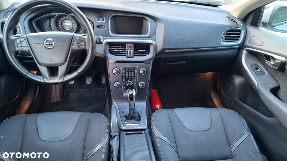 Volvo V40 D2 Momentum - 8