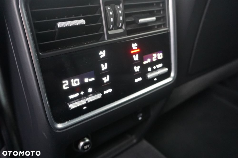 Porsche Cayenne - 19