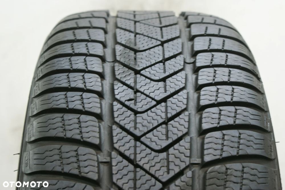 225/50R17 PIRELLI SOTTOZERO 3 WINTER RSC , 7,1mm  B1690 - 1