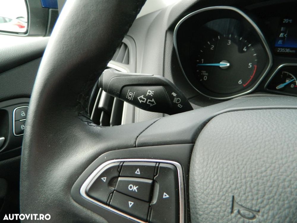 Ford Focus 2.0 TDCi Powershift Titanium - 10