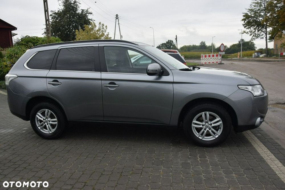 Mitsubishi Outlander 2.0 4WD Invite - 9
